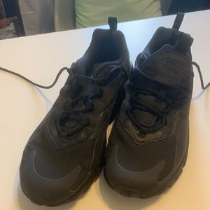 NIKE Air Max 270 React Black Oil Grey size 7 youth